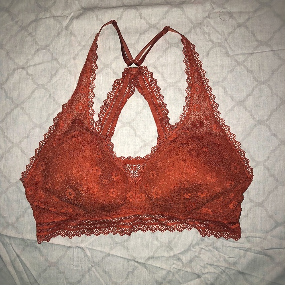 Victoria’s Secret Lace Wireless Bralette Racerback